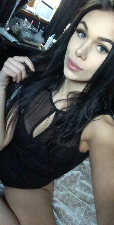 Click the arrow + and il return the favor . Comment 👍👍if you wanna talk with me K!k loviescot