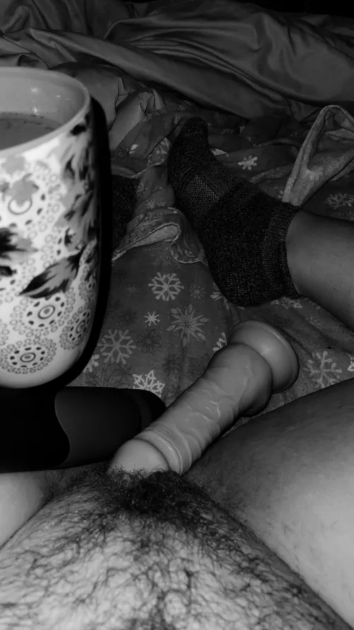 Coffee and play before the work day begins...Happy THIRSTDAY 💋😈☕