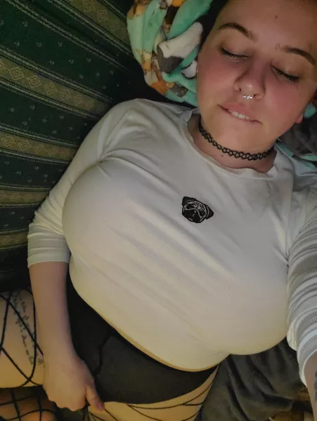 Come make me bite my lip? :3