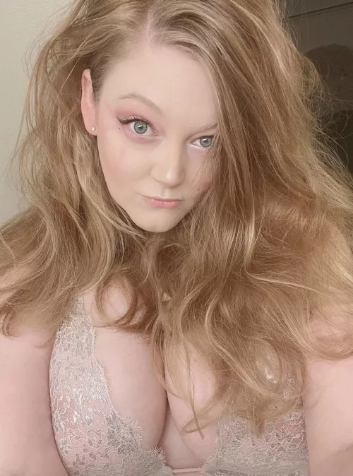 Come tickle my pink 🌸🎀💕50% off until midnight :)