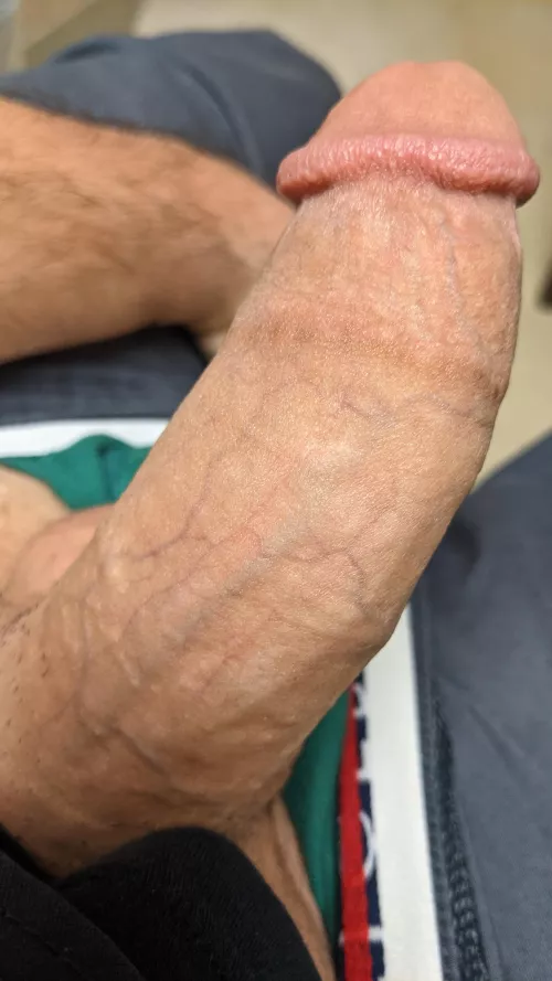 Come to the boss's office... He has a fat cock that needs sucking.