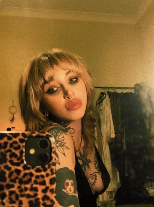 cum find me on instagram @emxlythestrangee