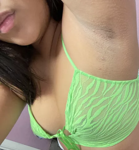 Cum on my armpit dirty boy 😏🍆