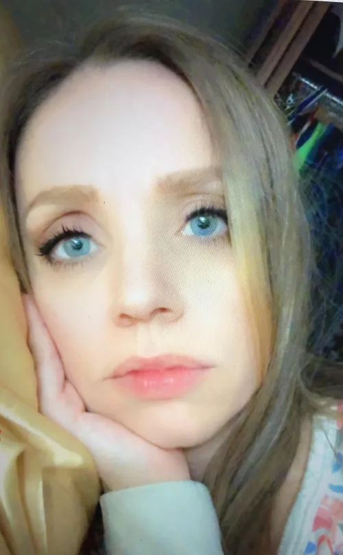 Cum on my wife’s face. Kik: theweaves1987