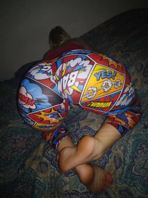 curvy cutie with thicc action booty to the rescue 🙃