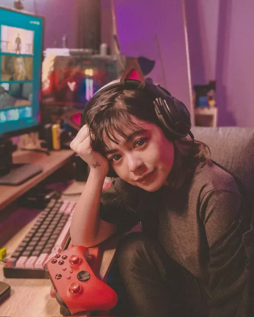 Cute Indonesian gamer girl Lio