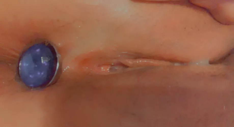 Daddy says I have to be a good girl and wear my new plug all day at work tomorrow (f)