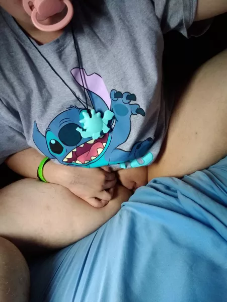 Daddy, your little boy wants to play with your special paci ♥️ (HE/HIM, 19.)