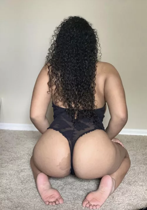 Damn she a baddie ⌛️