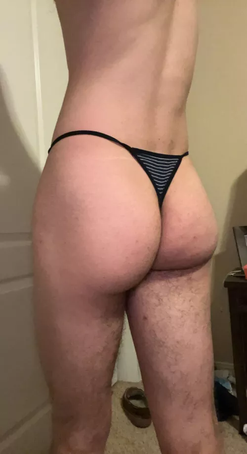 Day 2 of wearing a new pair every day😘