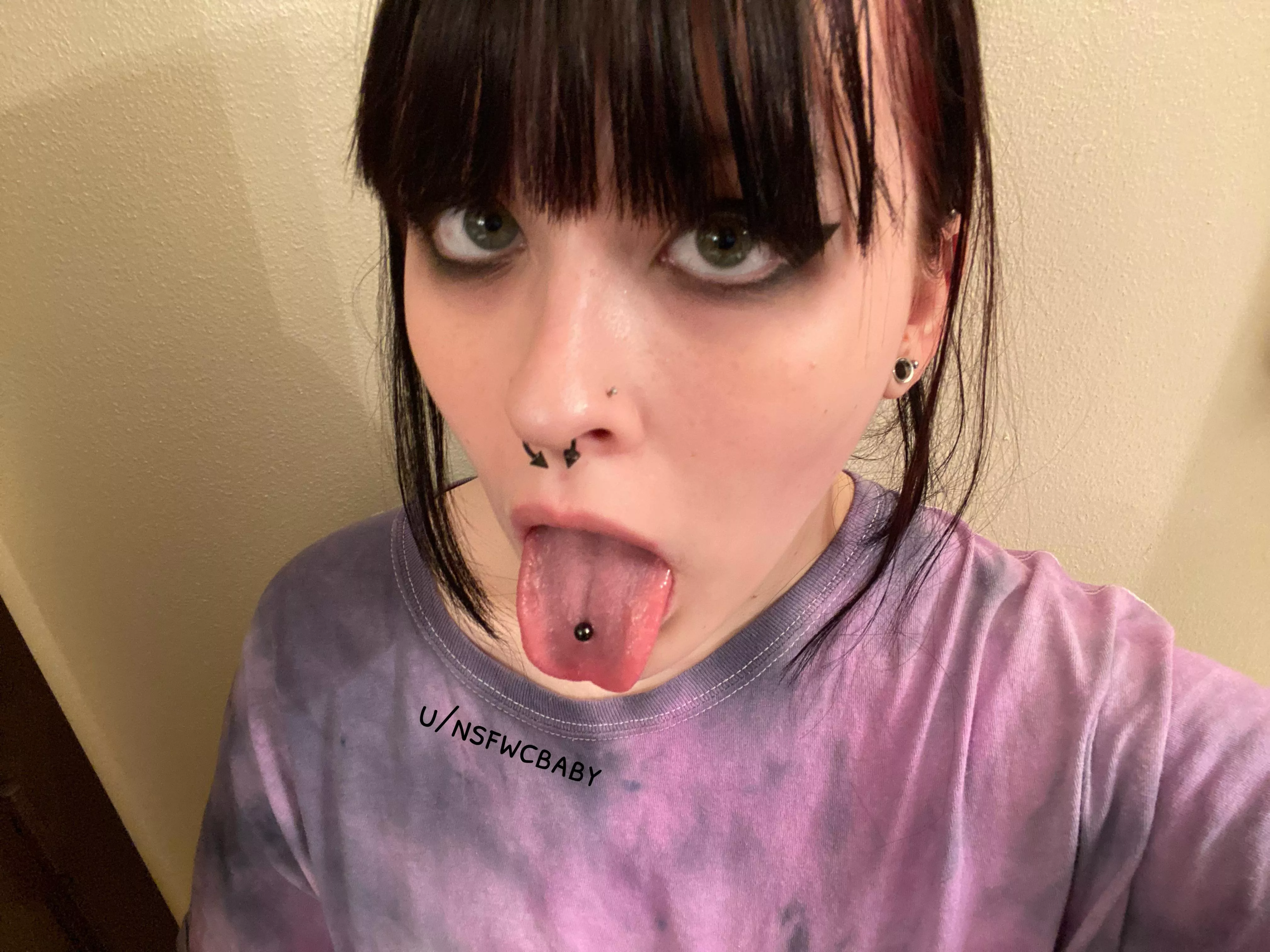 Did my makeup today and felt cute :) now who wants their dick sucked?