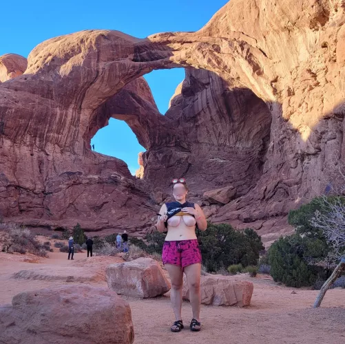 Did you know there's technically no federal law prohibiting nudity in national parks?🤑⤵️