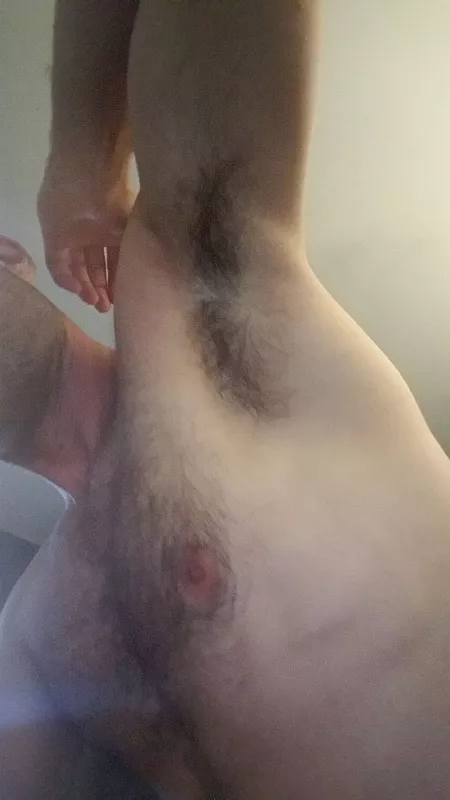 Dm me if you are under 35 and got hairy musky pits