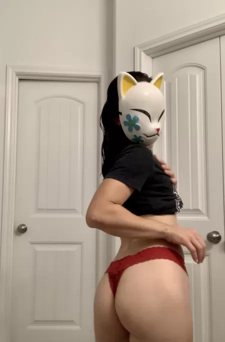 do I look good in red? or would you rather see me in nothing at all?