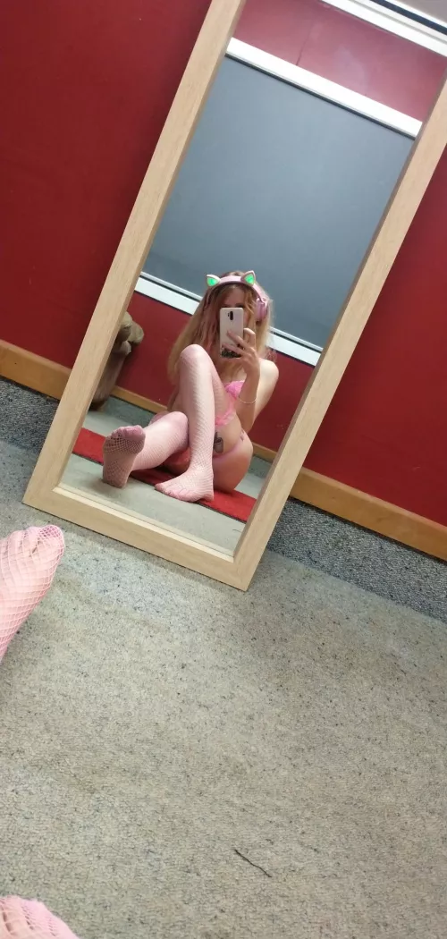 Do I look pretty in pink 😋