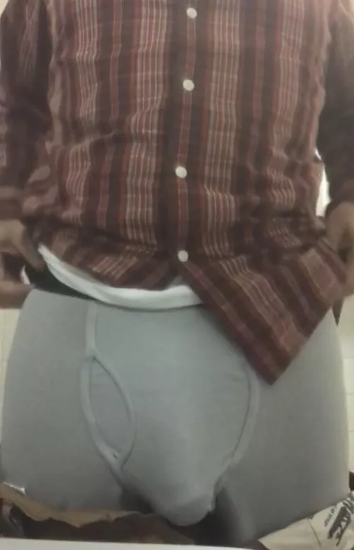 Do I really have to tag a post on cockoutline nsfw??