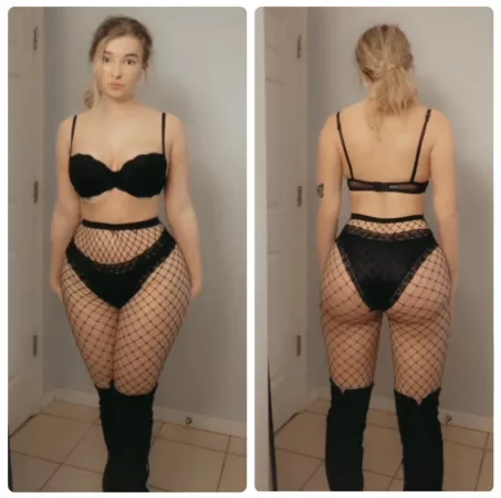 Do my fishnets look better on me from the front or back?