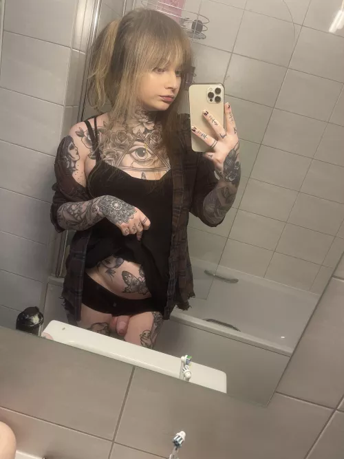 Do u like alt girls with a little something extra?