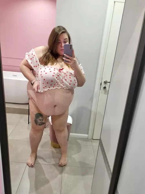 Do u want kiss my belly?