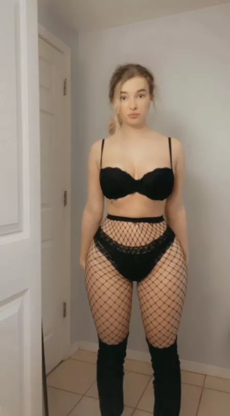 Do you like fishnets? 🥺