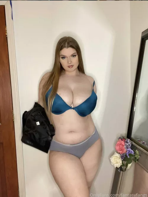 do you like my curves? 💕