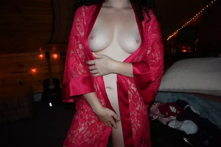 Do you like my titties?😏