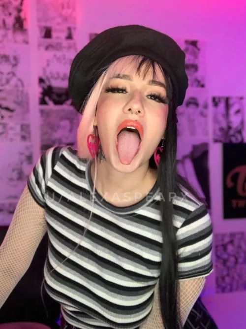 Do you love my pretty face? do you wanna cum in my tongue? I'mn ready to have a dirty night with you / SPH, GFE, JOI, SEXTING, CUSTOM, FEET PICS AND MORE [Selling] - / kik:Mirror.alexa - A great offer 22 premade videos for $9.99 🍆 send this emoji if 