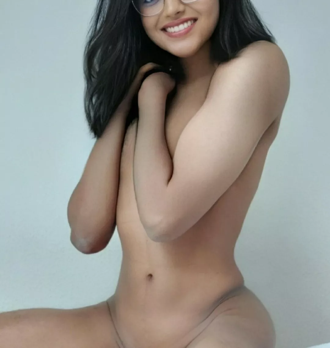 Do you think I'd look good in lingerie all dolled up? 😛 (19)