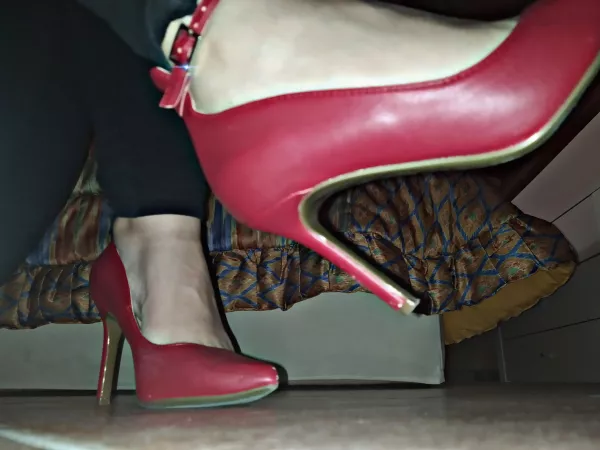 Do you want to know how dirty the soles of my shoes are? 🤫🤭