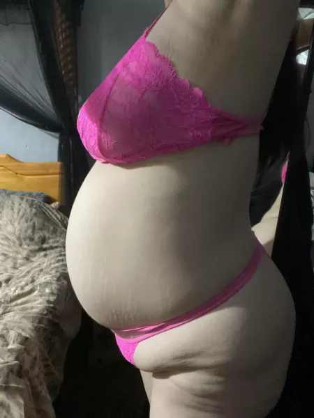 Does a pregnant bbw get a second glance 🤫😈