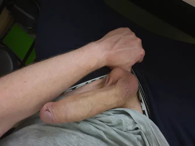 Does this still work? Compared to the size of my forearm/wrist.