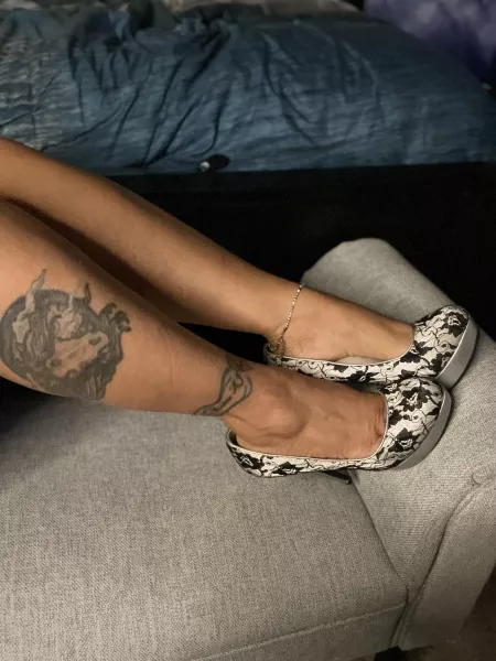 Don’t even need nylons to make my legs look good