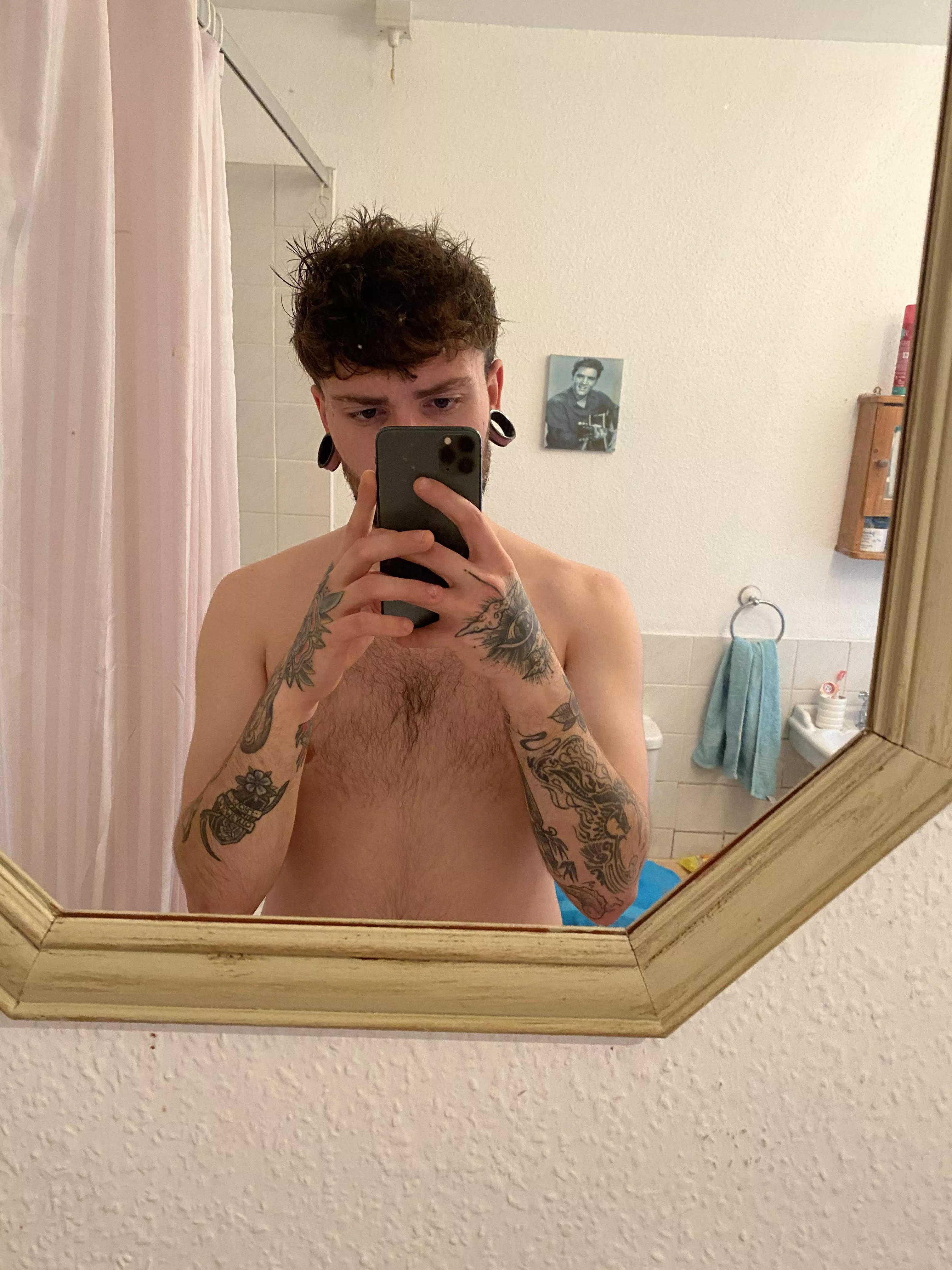 Don’t know whether to post a dick pic or not.. Thoughts??