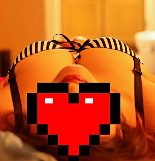 Don't peek at my peaks👅