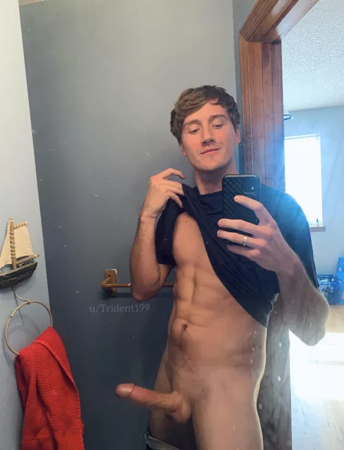 Down for a quickie in the bathroom?😏 (OC)