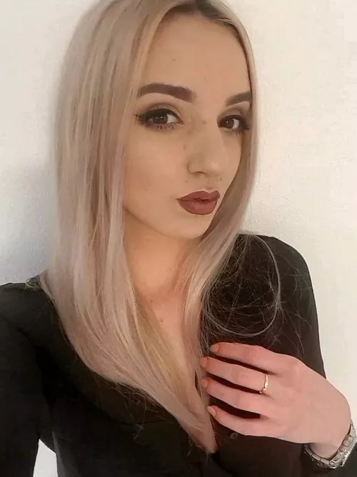 Drench my face in cum and post it or send it to me 👅