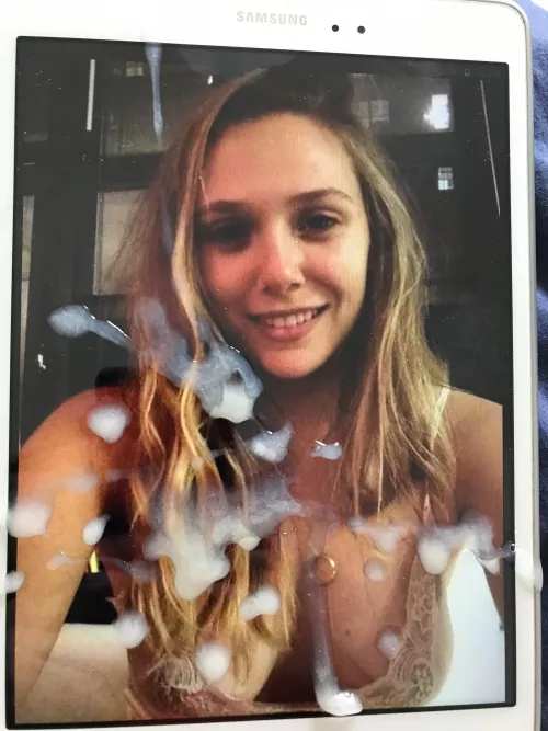 Elizabeth Olsen is my absolute favorite cum target 💦