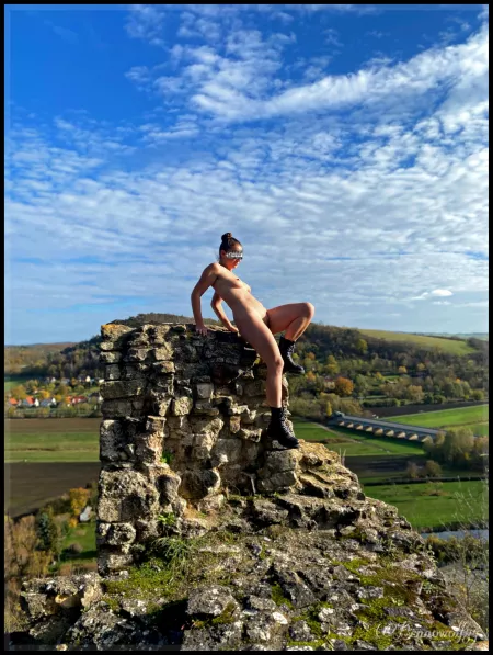 Enjoy every second of life🌞🖤