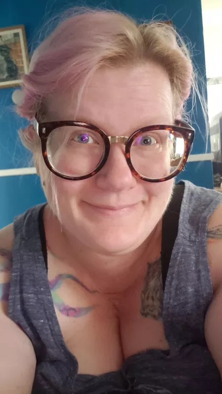 Even though it's the end of my day I think my hair held up pretty well. 🥰