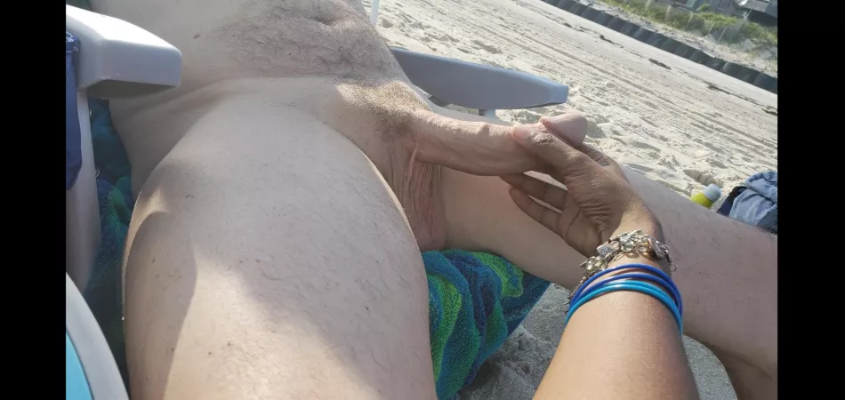 Extra points for beach boners? ⛱ 😉