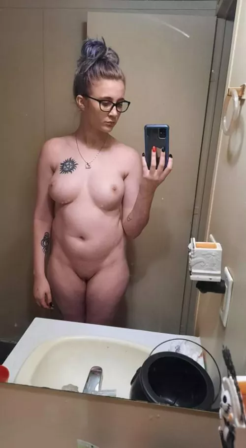 (F) 25, 160lbs. Hopefully my glasses aren't considered clothing... 👀