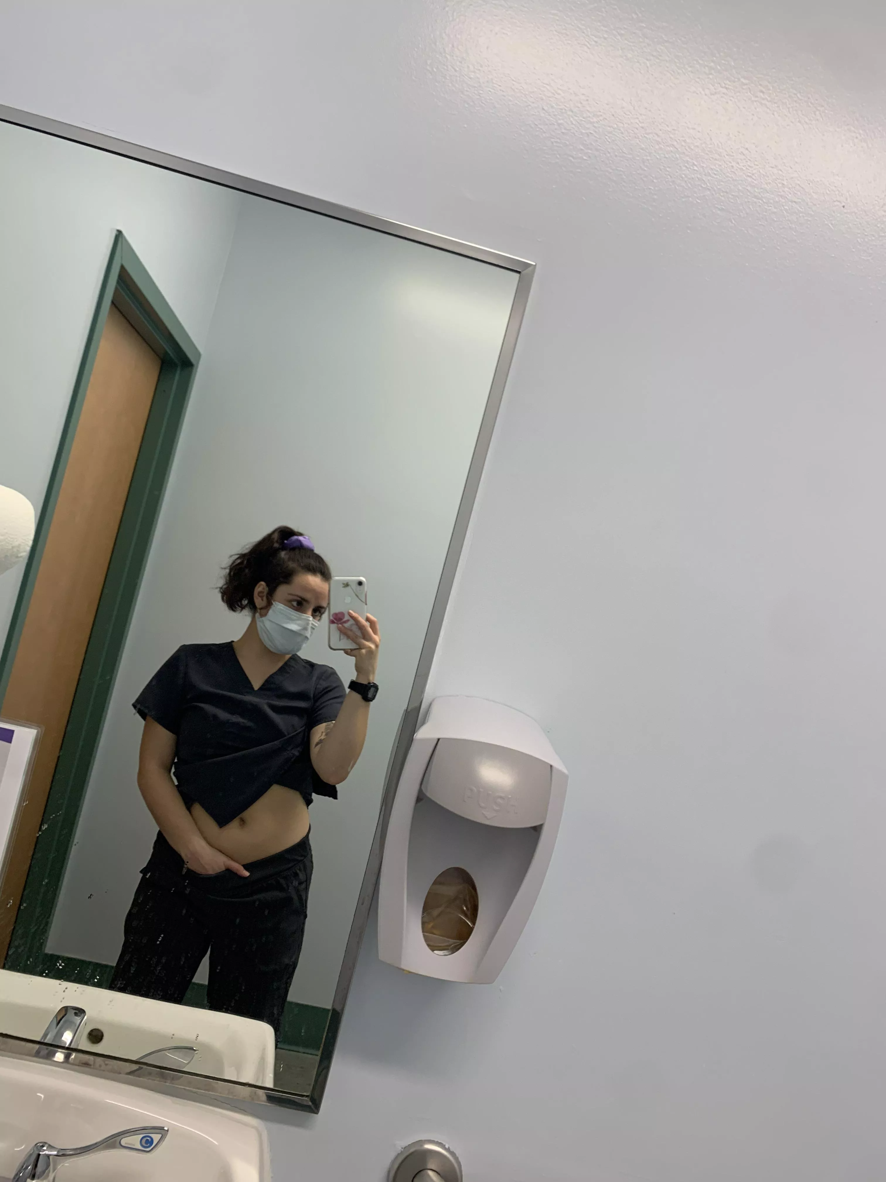 [f] am i a bad girl for touching myself at work?🥺