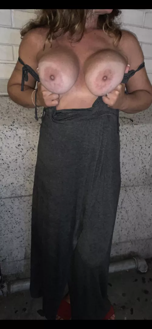 [f] happy titty tuesday!