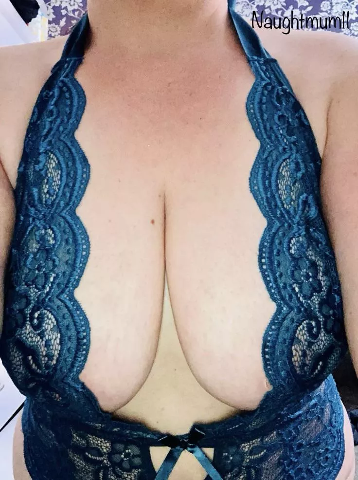 F41 do you like my boobs