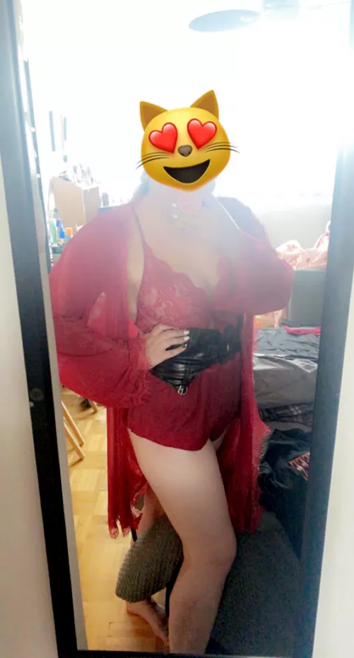 Feelin’ a little devilish on this Halloween evening 😈 [F26]