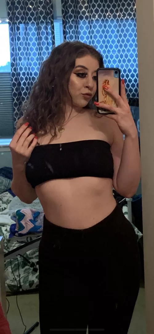 Feeling playful ❤️ Wanna play a game slave?