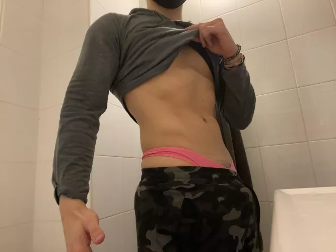 Feeling the hot pink one today 😁