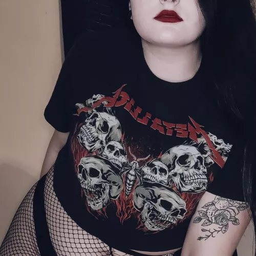 Feeling thrashy 🖤💋🖤💋