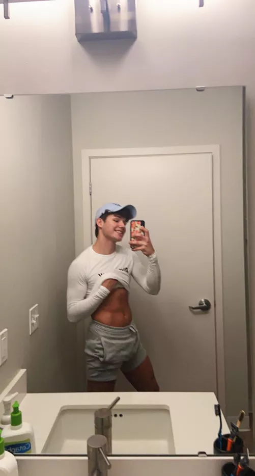 felt cute :) anyone want a bf