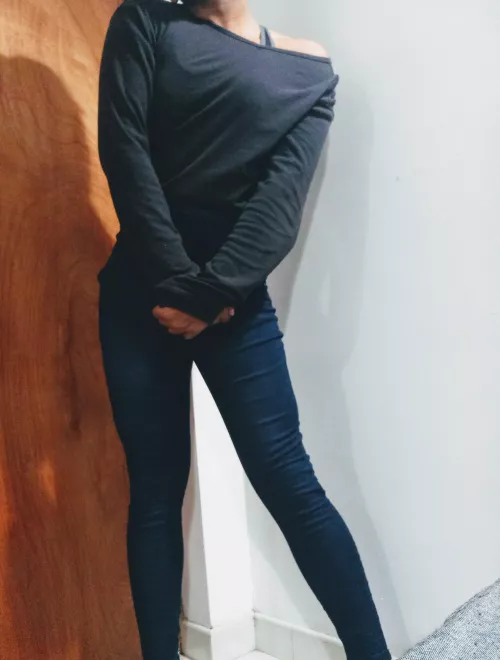 Felt cute. hope you guys like my new outfit 👉👈